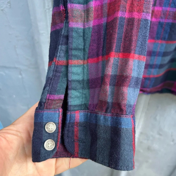 Eddie Bauer Plaid  Flannel button down, size M - Picture 5 of 10